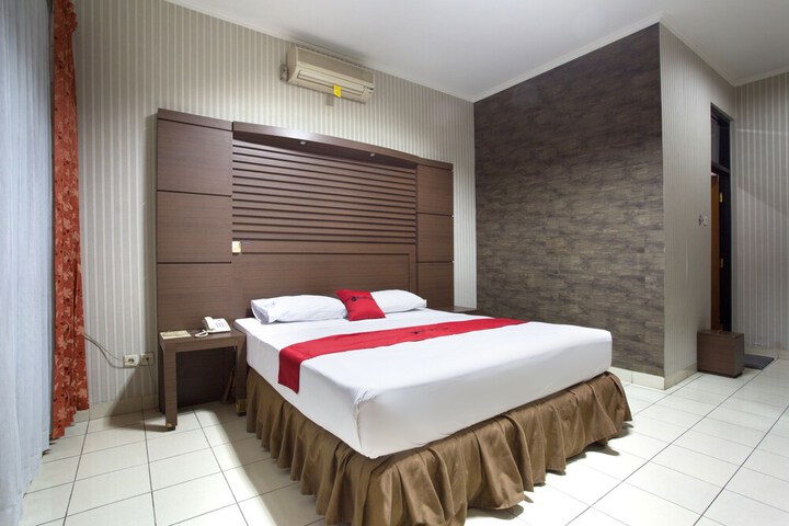 RedDoorz at Surapati