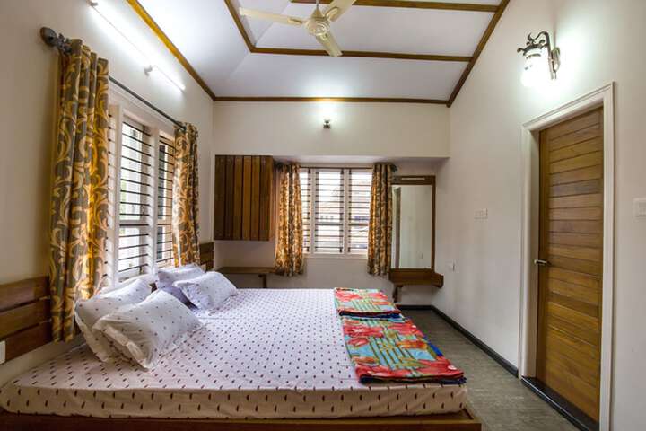 Room 10 of 34