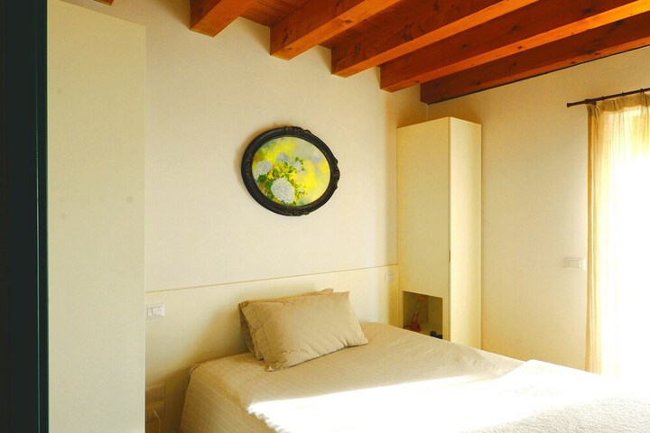 Room 9 of 53