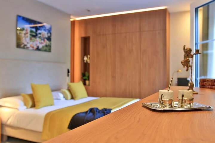 Room 21 of 82