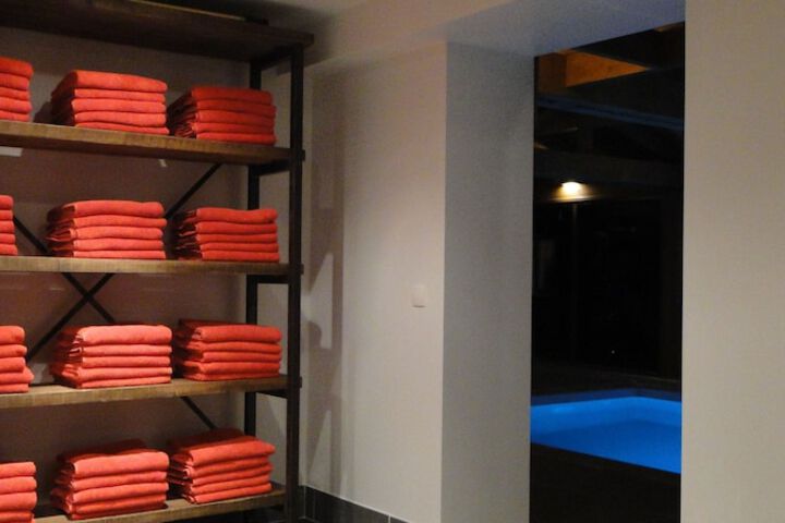 Pool 14 of 43