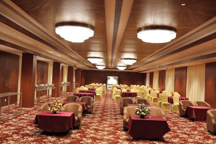 Ballroom/Hall 69 of 94