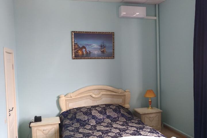 Room 10 of 99