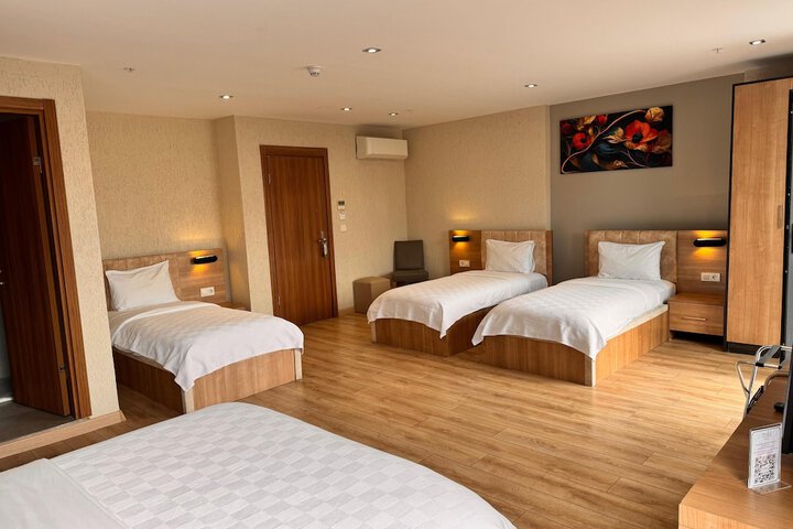 Room 6 of 31