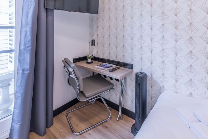 Room 118 of 171