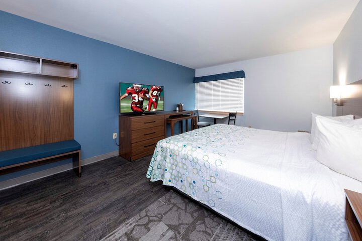 ADA Accessible Studio King Bed with Roll in Shower (1 of 14)