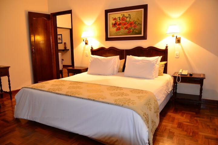Room 6 of 42