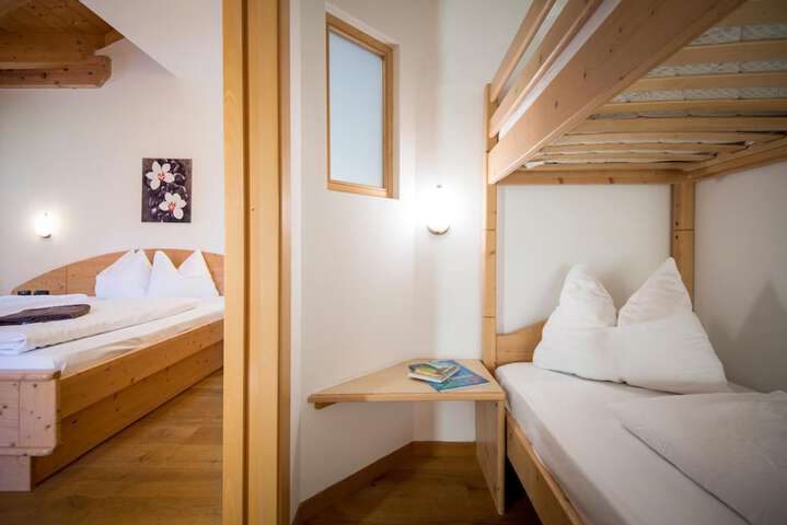 Room 12 of 47