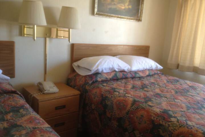 Room 4 of 32