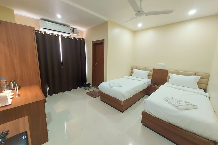 Room 12 of 20