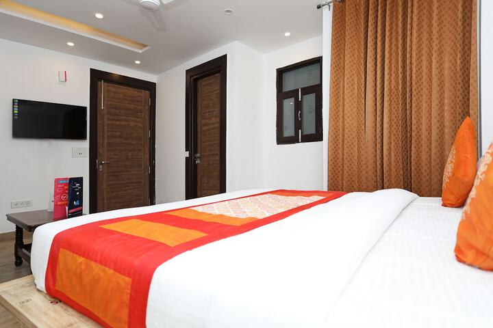 Room 14 of 26