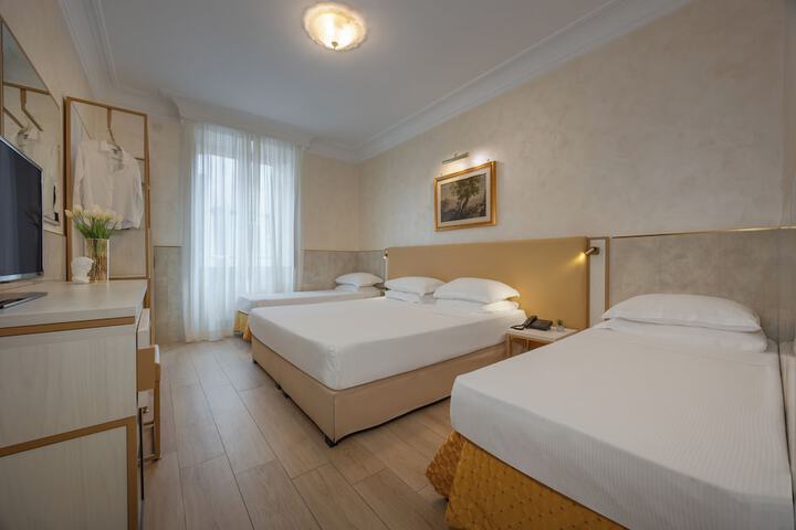 Room 34 of 100