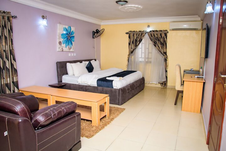 Room 16 of 54