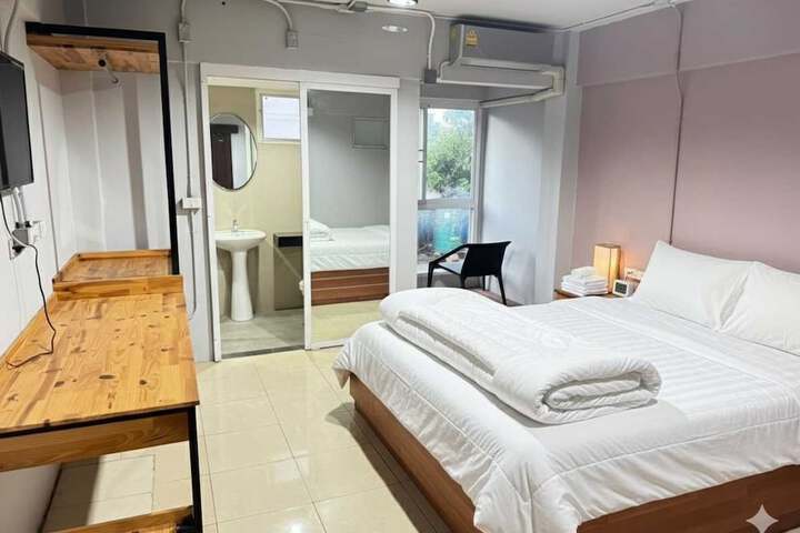 Room 9 of 17