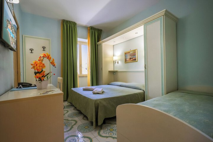 Room 17 of 45