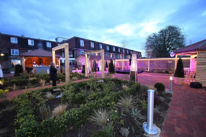 Hotel Exterior 43 of 44