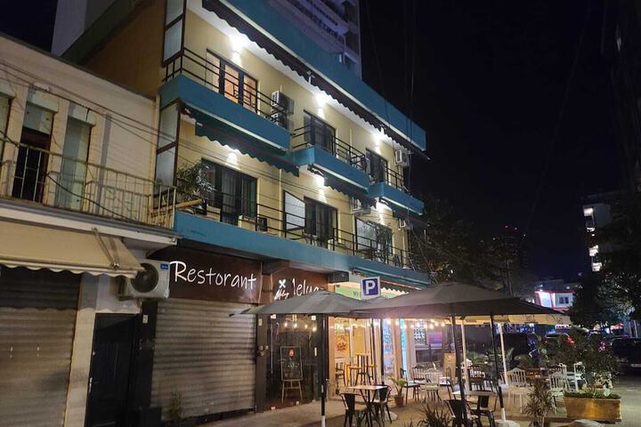 My Rooms Hotel & Bar