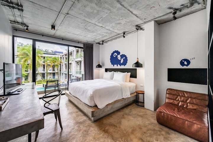 Room 6 of 96