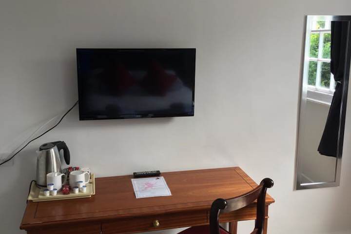 Room 20 of 28