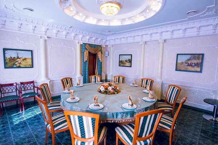 Dining 40 of 66