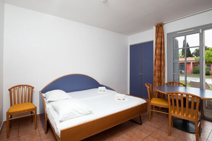 Room 4 of 66