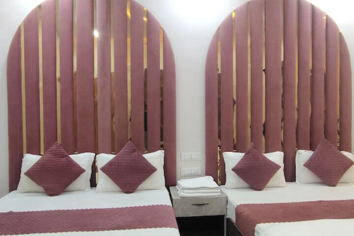 Room 11 of 20