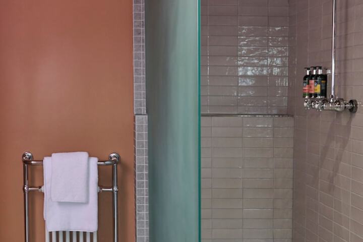 Room 28 of 59