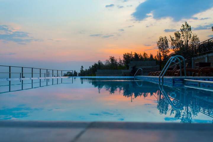 Pool Hotel