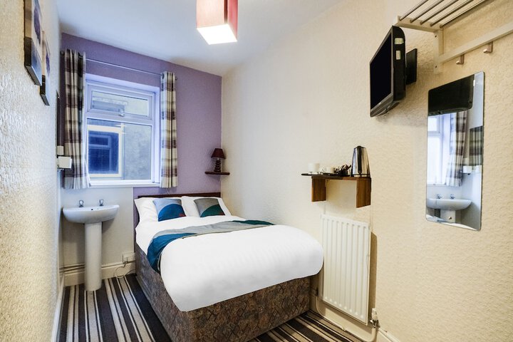 Room 14 of 24