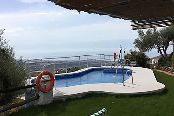 Pool 49 of 120