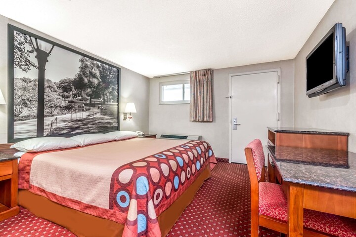 1 King Bed (6 of 6)