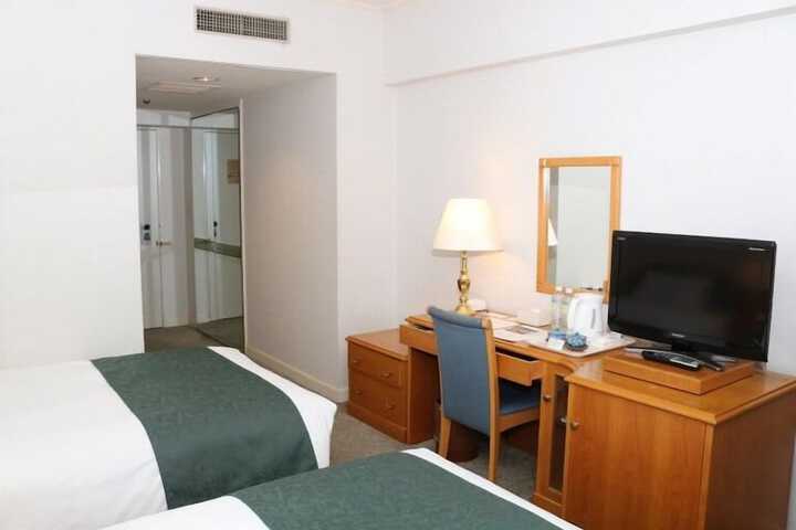Room 13 of 46