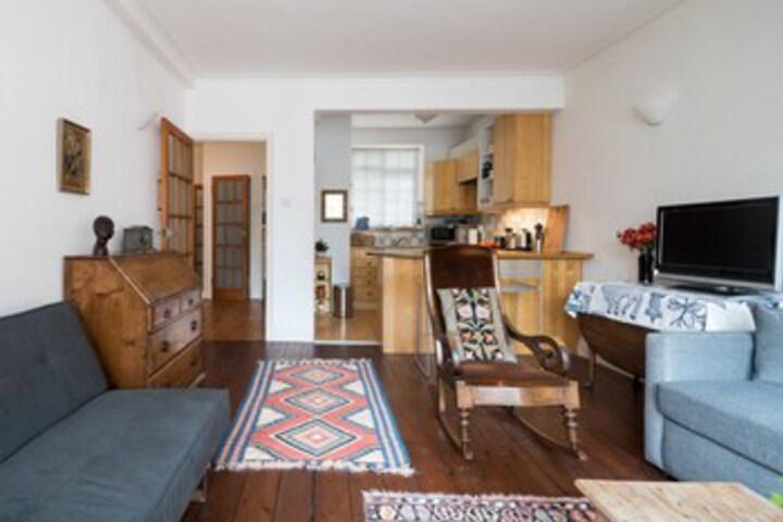 Room 7 of 12