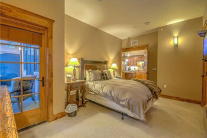 Room 8 of 31