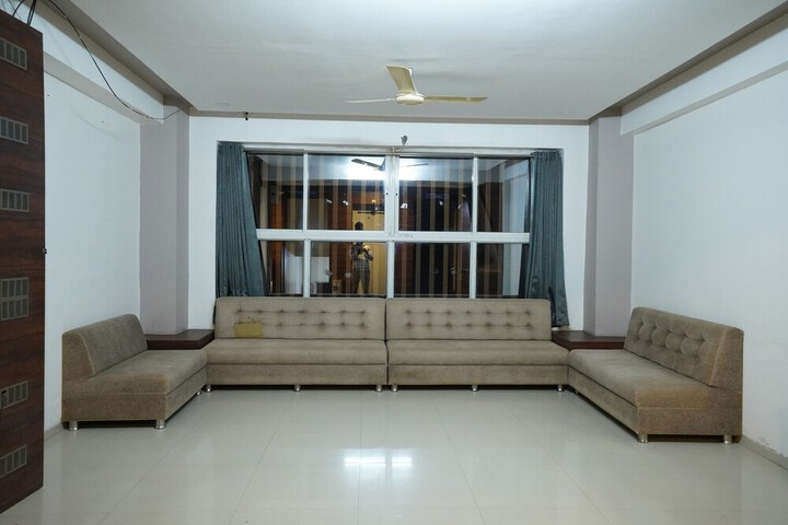 Hotel Interior 7 of 27