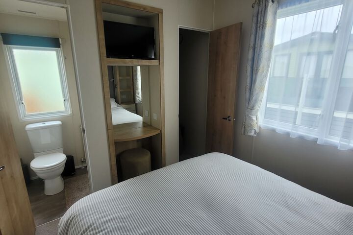 Room 2 of 22