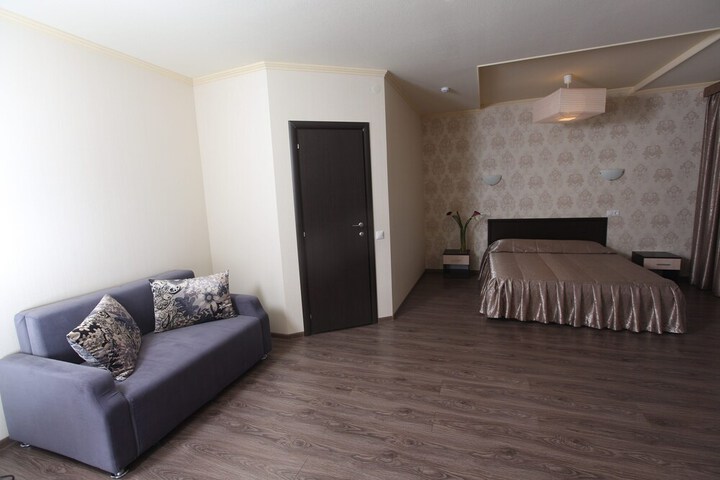Room 33 of 86
