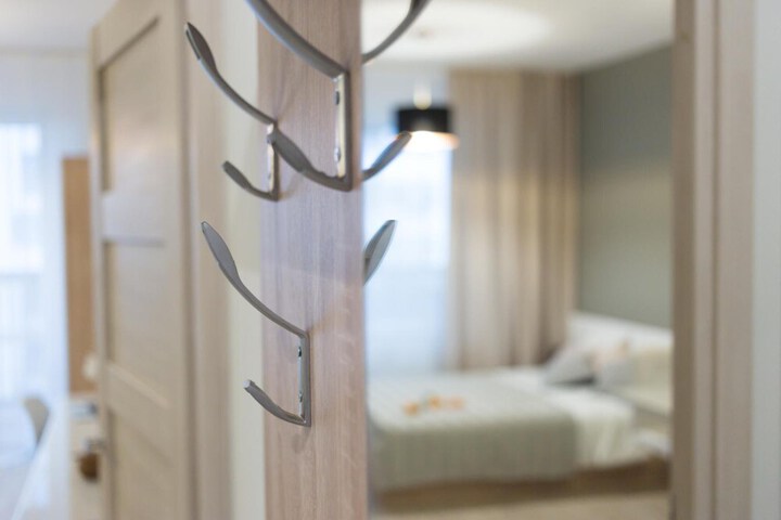 Room 15 of 48