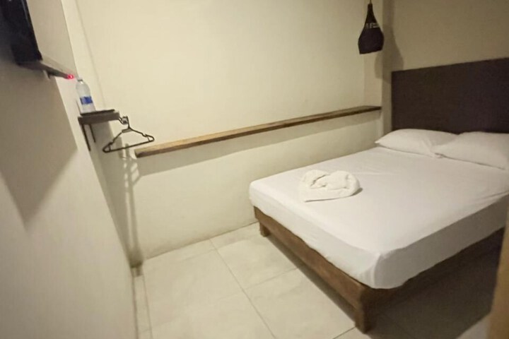 Room 14 of 15