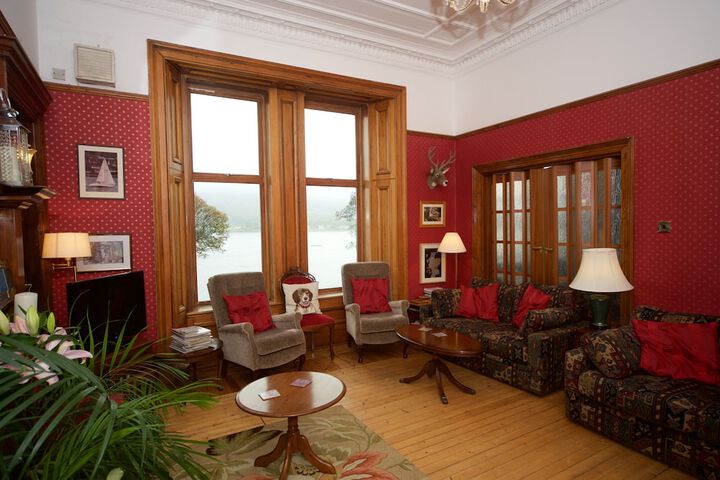 Lounge 55 of 69