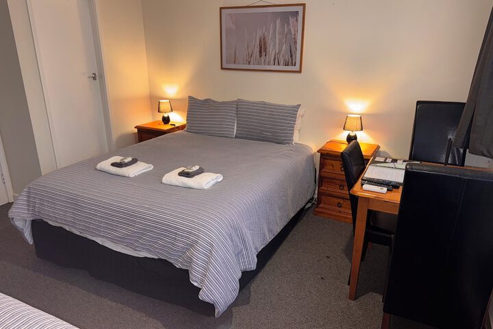 Room 12 of 27
