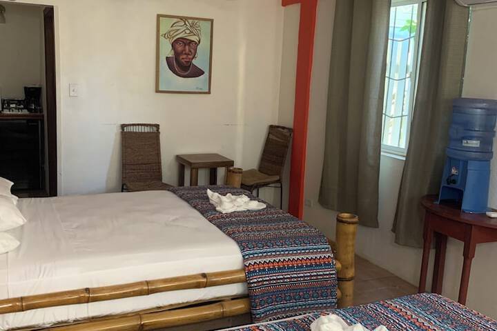 Room 25 of 77