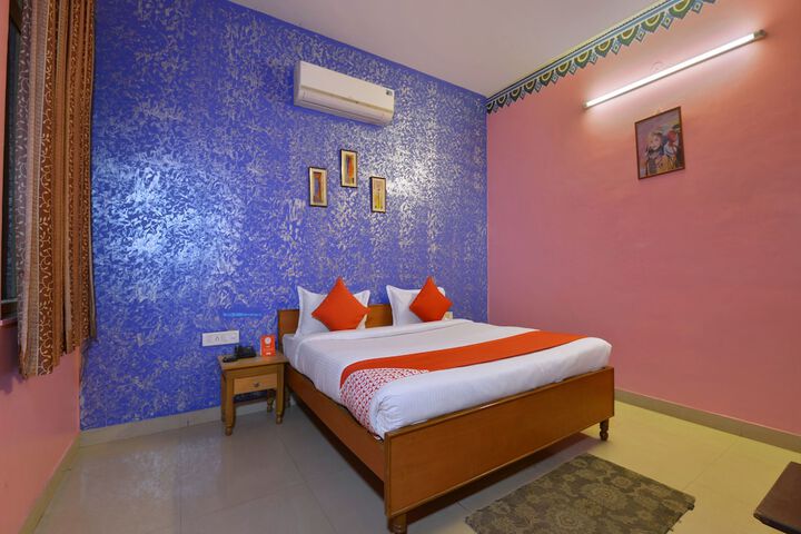Room 4 of 24