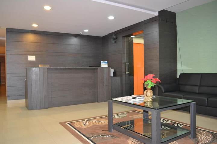 Entrance & Lobby