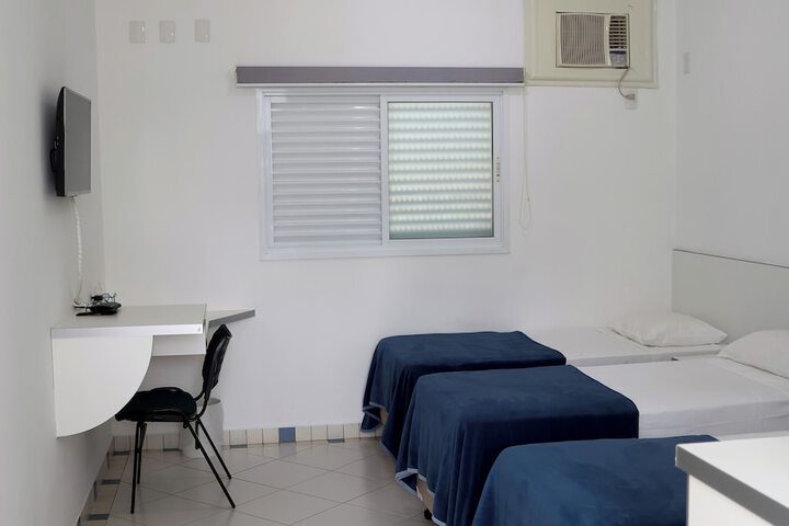 Room 9 of 25