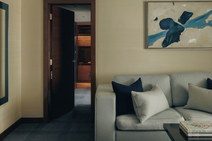 Room 53 of 130