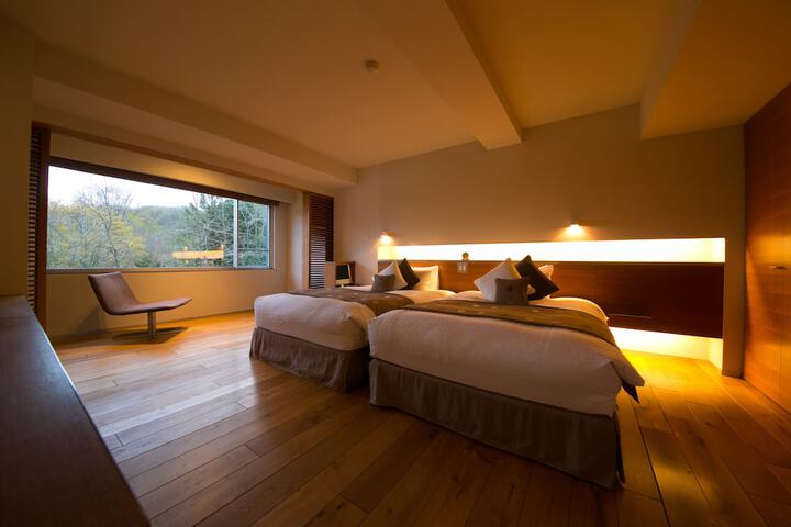 Room 4 of 62
