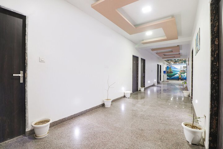 Hotel Interior 4 of 28