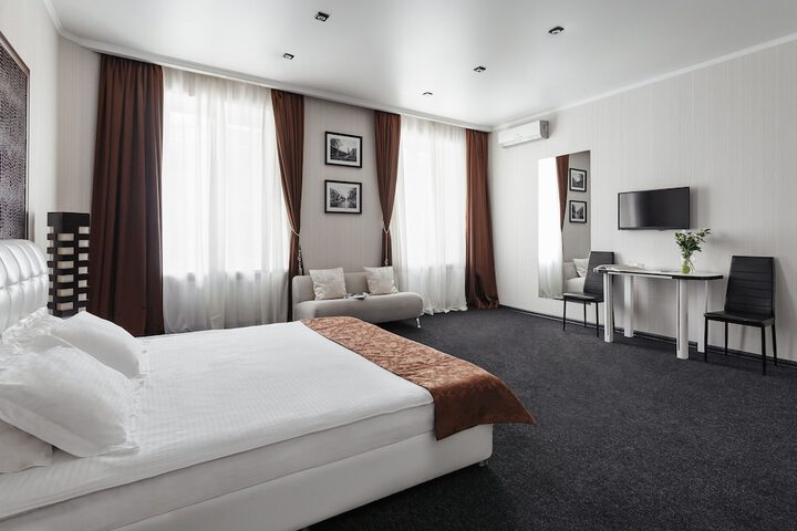 Room 16 of 22