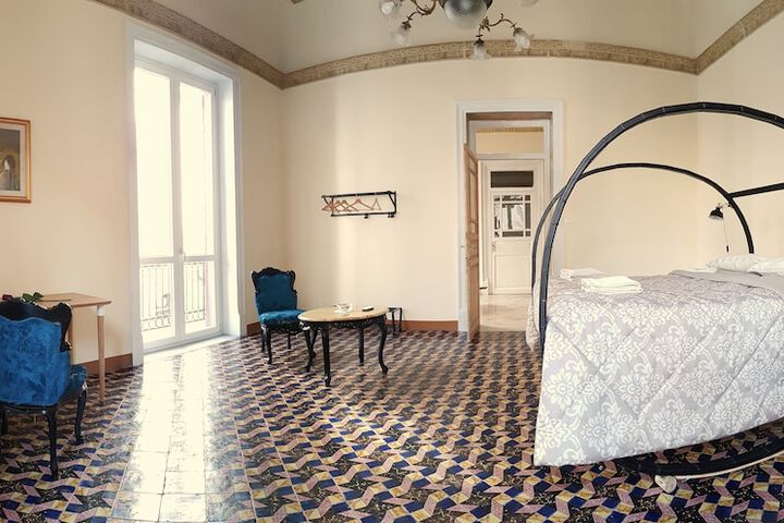 Room 6 of 53